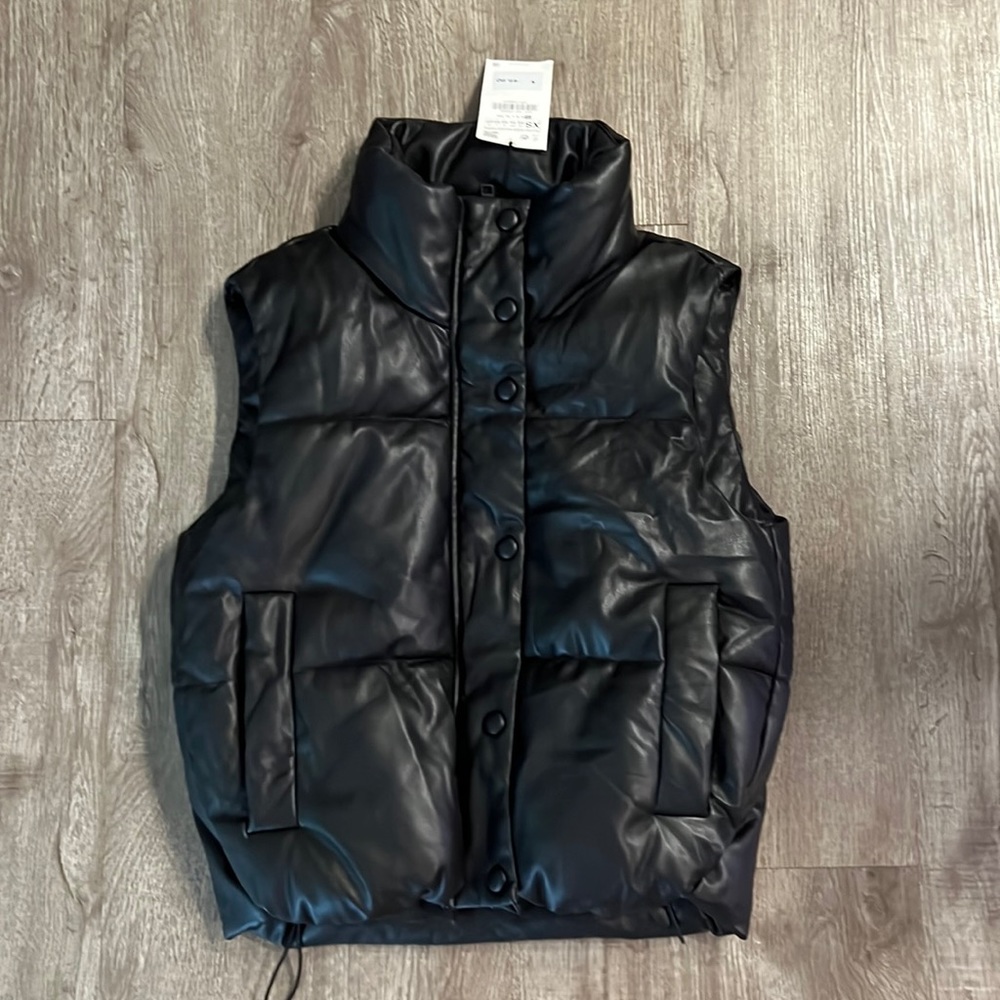 Zara vegan leather puffer vest XS
